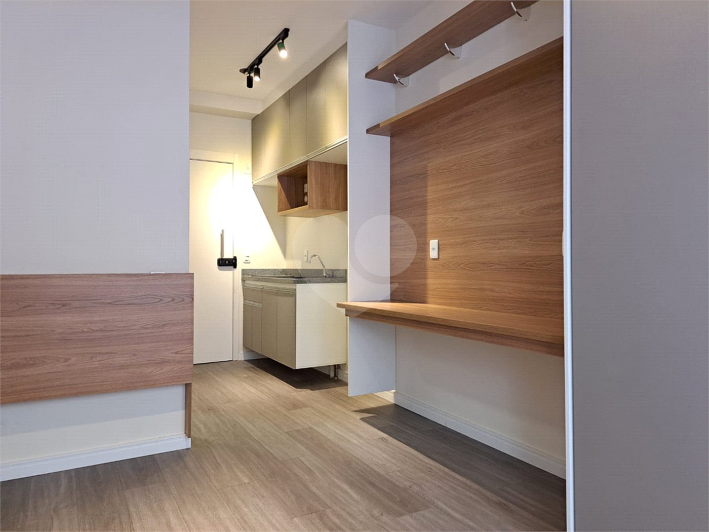 Studio de 35m2 à venda reformado com varanda na Vila Clementino