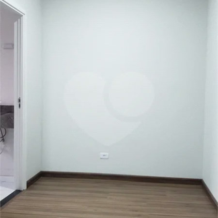 Sobrado novo com 3 suítes, 4 vagas, espaço gourmet com churrasqueira, jardim de inverno e acabamento premium. Conforto, modernidade e sofisticação.