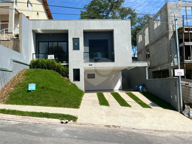 Casa à venda com 3 suítes em Chácara Roselândia, Cotia, SP