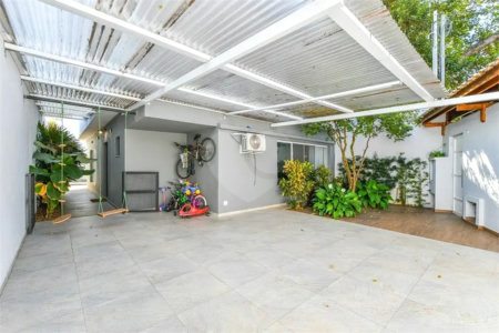 Sobrado à venda com 4 quartos, sendo 1 suíte, em Vila Cruzeiro, São Paulo, SP