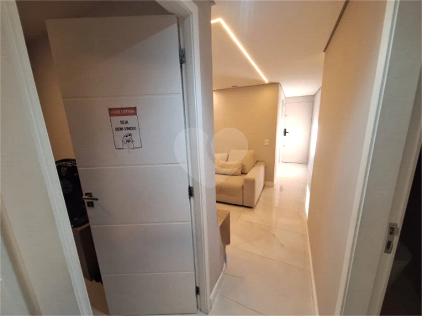 Apartamento totalmente mobiliado com 2 dormitórios, 1 vaga