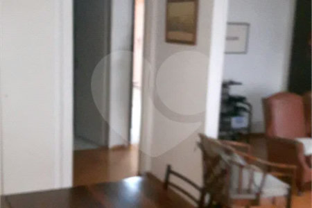 Apartamento de 2 quartos à venda perto do Metrô Paraíso! Excelente localização!