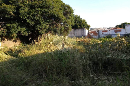 Terreno com 942,00 m² .