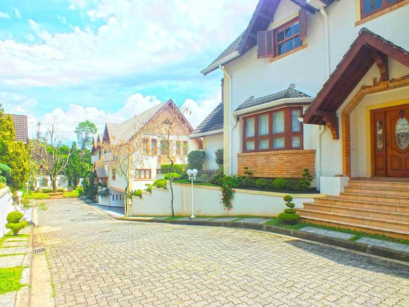 Casa à venda com 5 suítes no condomínio Vilaggio Monte Alegre, São Paulo - SP
