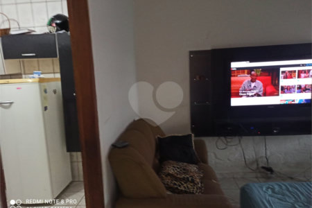 Casa Térrea com 2 dormitórios.