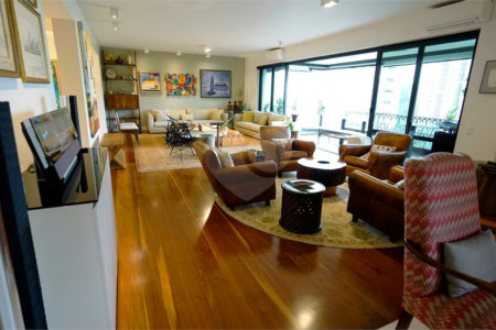 Apartamento à venda com 4 quartos, sendo 3 suítes, em Santo Amaro, São Paulo, SP