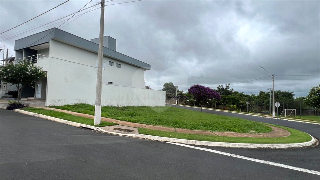 Lote de esquina à venda no Condomínio Faixa Azul