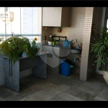 Apartamento à venda no Paraíso de 303m² com 4 suítes e 4 vagas.