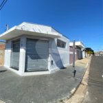 Casa e sala comercial na Vila Jacobucci