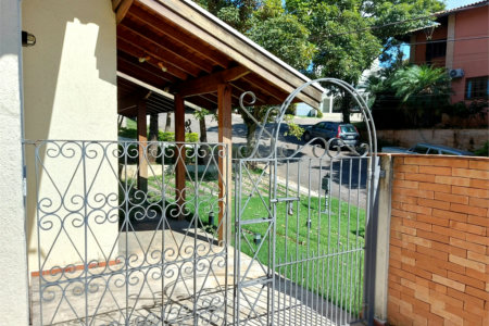Casa charmosa e elegante localizada no deslumbrante Condomínio Villagio Capriccio Louveira SP