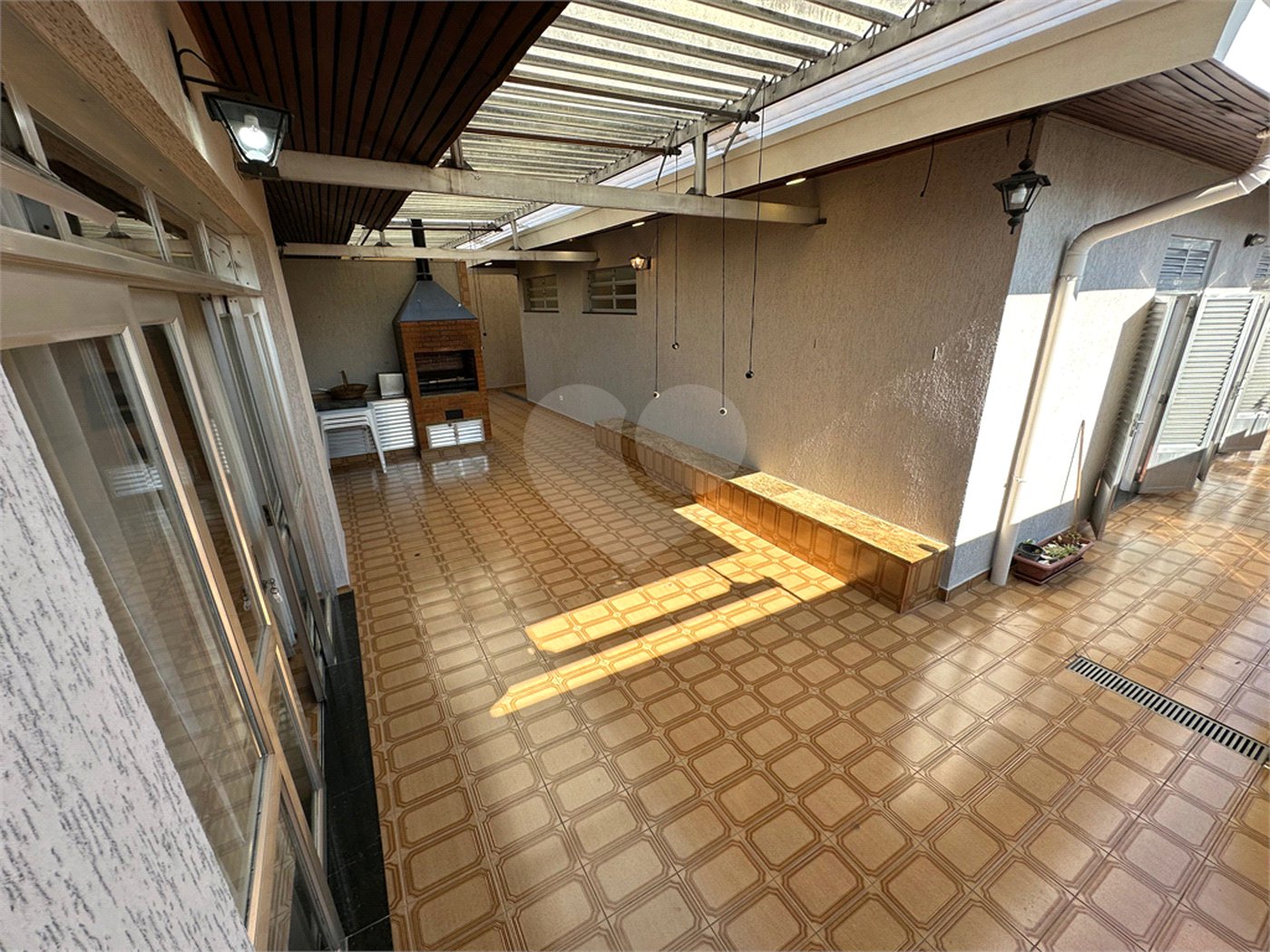Casa à Venda no Bosque da Saúde com 271m², 3 Dormitórios, 1 Suíte e 4 Vagas