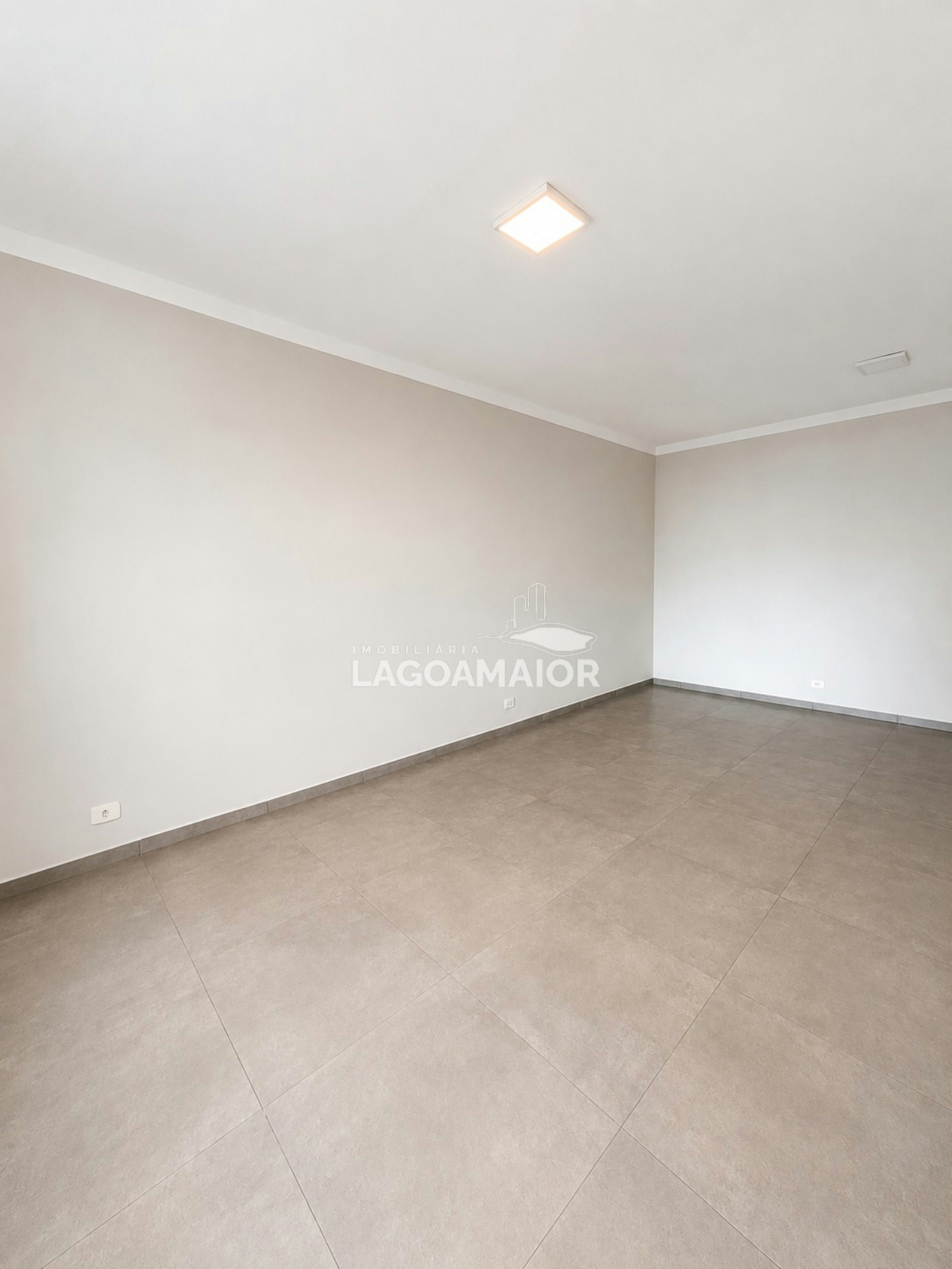 Casa à venda com 2 quartos no condomínio Alto do Capivari, Três Lagoas - MS