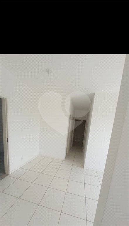 Apartamento no Condomínio Flor de Liz.