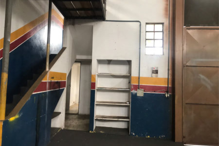 Galpão Comercial na Vila Luftalla.