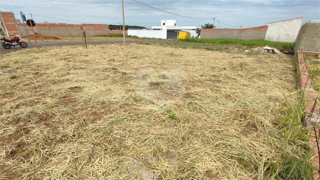 Terreno à Venda em São Carlos, no bairro Jardim Embaré