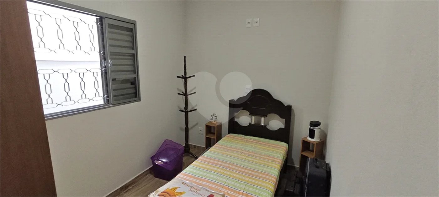 Casa Nova (Apenas 2 Anos) com Suíte: Conforto, Segurança e Localização Privilegiada!