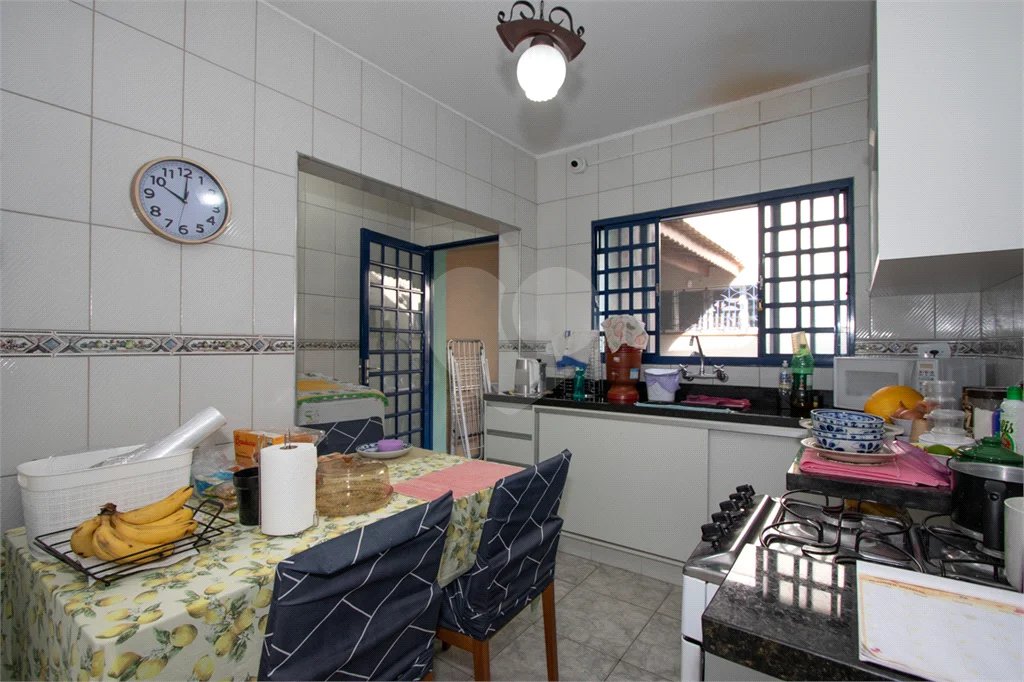 Sobrado à Venda com 2 suites no Tremembé.