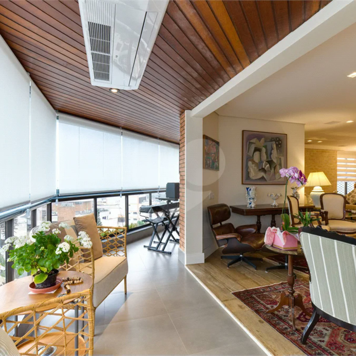 Apartamento à venda com 3 quartos, sendo 2 suítes, em Campo Belo, São Paulo, SP