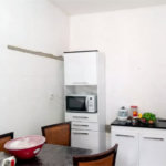 Casa à venda no Campo Belo de 200 metros quadrados, com 3 casas no terreno.