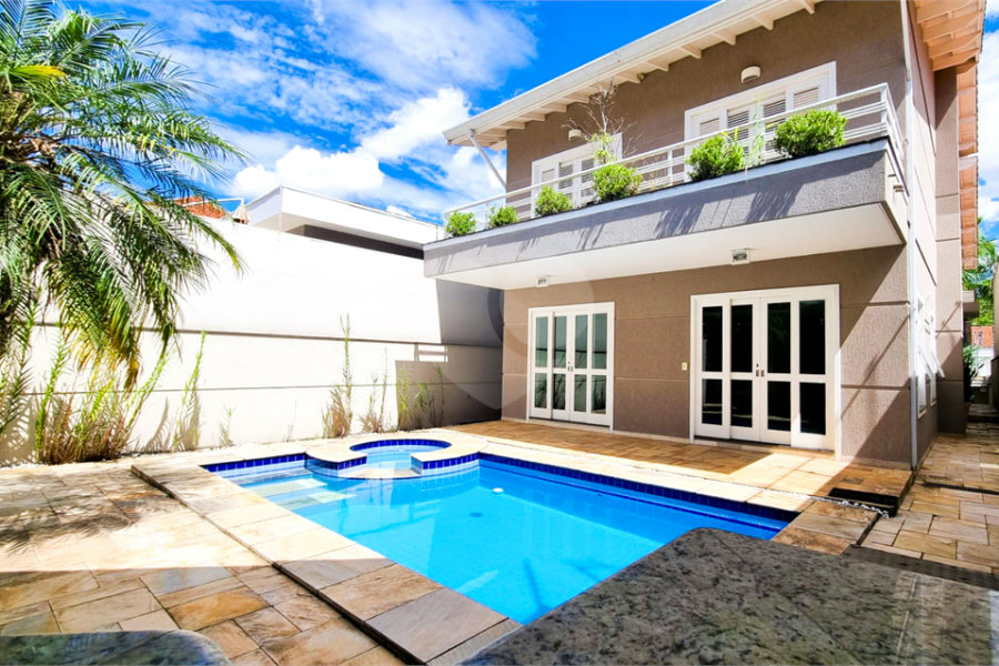 Sobrado com 4 suítes, 5 vagas e Piscina - Palmas do Tremembé