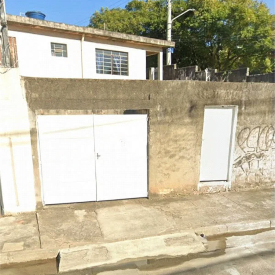 Casa térrea em terreno de 308 m², excelente oportunidade para reforma e valorização.