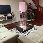 Casa com 202m² , 4 dormitórios , sendo 1 suíte , 3 vagas de garagem.