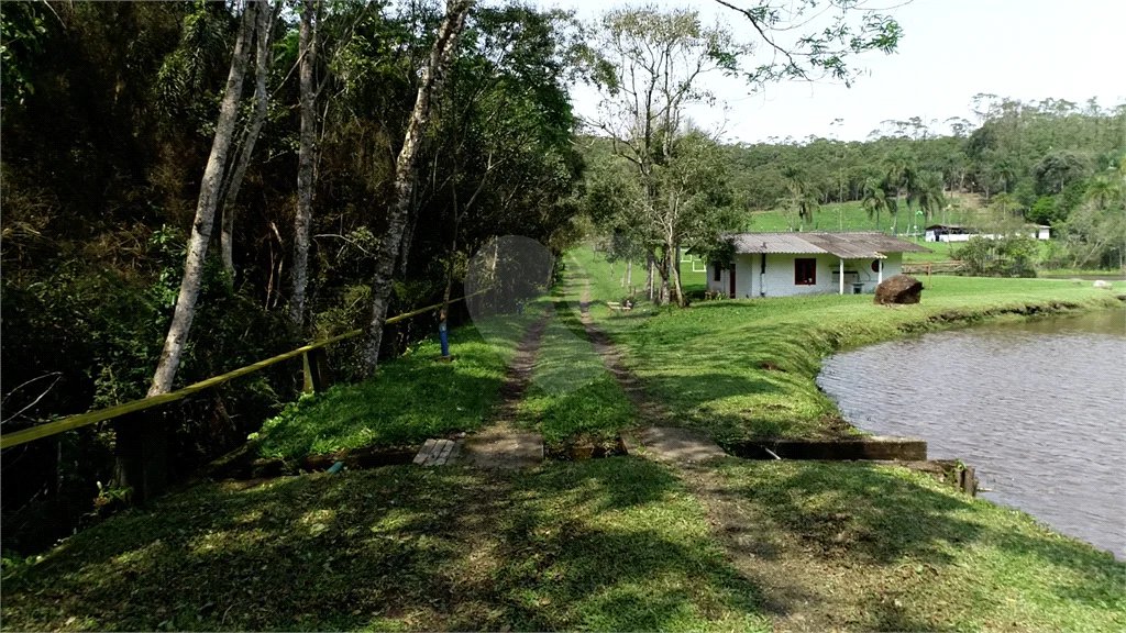Sítio à venda com 8 quartos, sendo 4 suítes, em Taiaçupeba, Mogi das Cruzes, SP