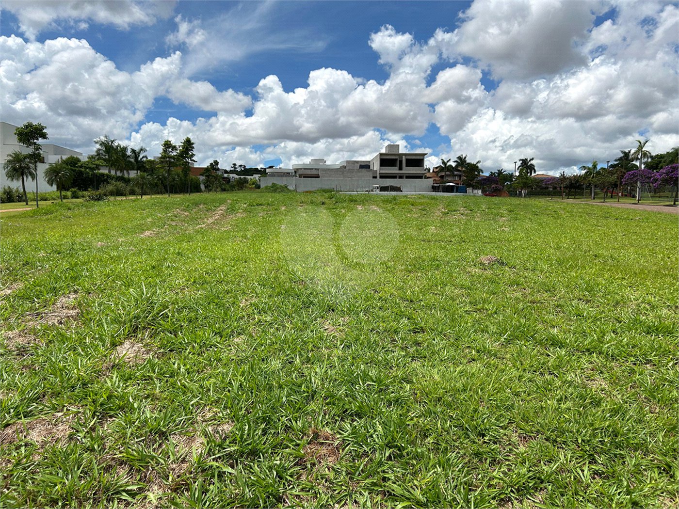 Terreno no condomínio Damha Golf em frente área de lazer com 1.404,40 m²