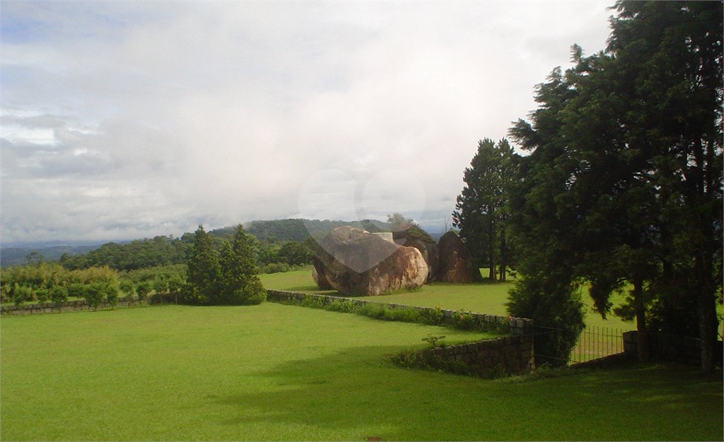 Casa à venda no Pico do Olho D'água em Mairiporã