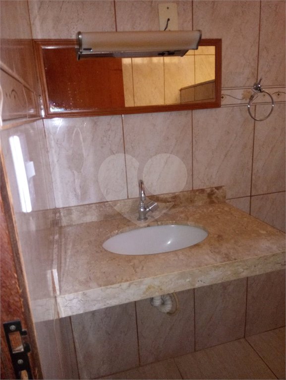 Casa térrea com salão comercial para venda no Maria Stella Fagá.