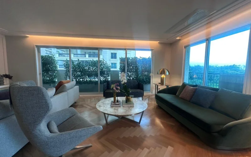 Apartamento à venda com 3 suítes, em Vila Nova Conceição, São Paulo - SP
