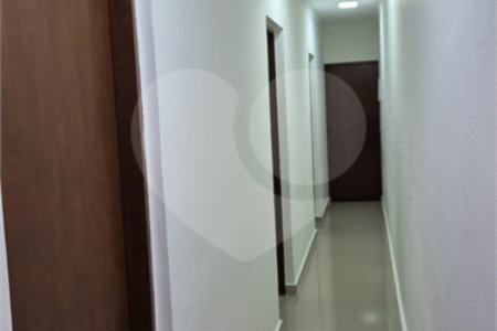Casa Terreá com 3 suítes a Venda em Atibaia