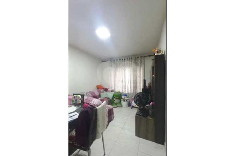 2 quartos e vaga de garagem
