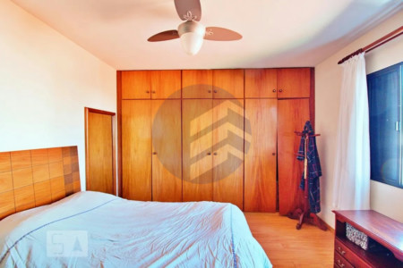 Casa para alugar com 3 quartos, sendo 1 suíte, em Jardim Monte Kemel, São Paulo - SP