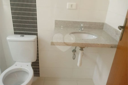 Apartamento no Condomínio Residencial Clarice.
