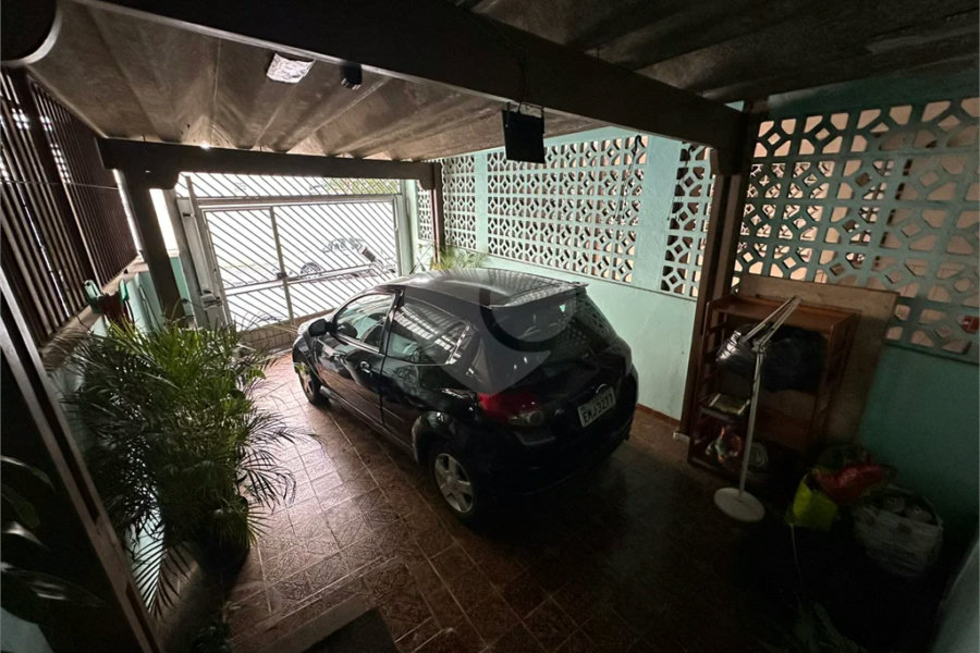 Sobrado à venda com 3 dormitórios próximo ao Shopping Interlagos