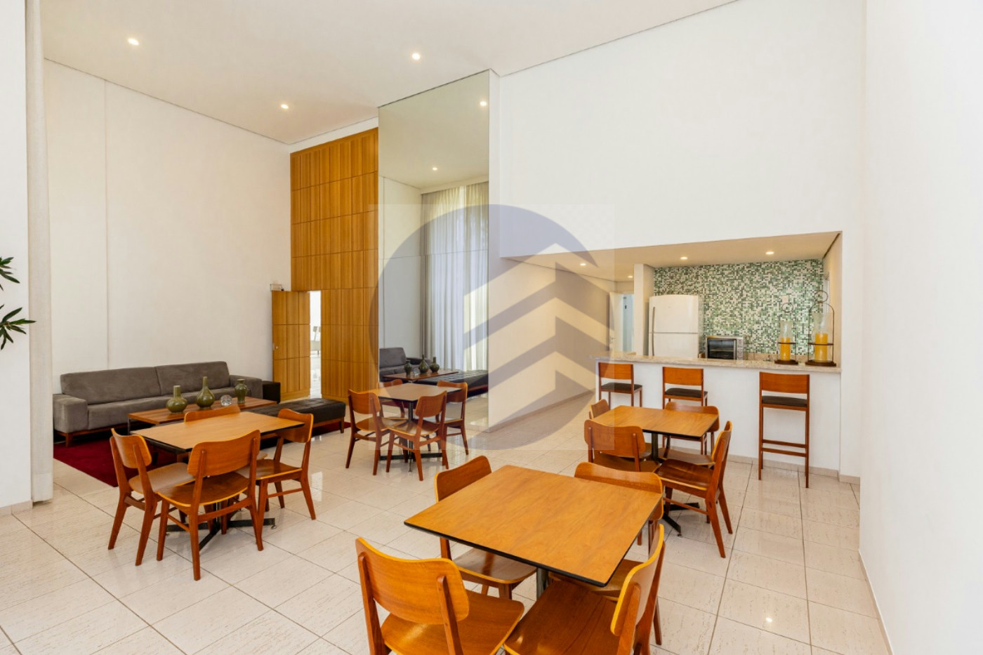 Duplex à venda com 3 quartos, sendo 3 suítes, em Vila Suzana 287m²