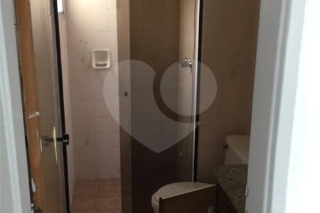 Apartamento com 68m², 2 dormitórios, sendo 1 suíte, 1 vaga, à venda na Vila Matilde.