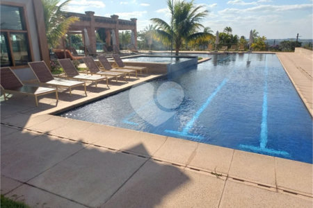 Terreno no condomínio Damha Golf em frente área de lazer com 1.404,40 m²
