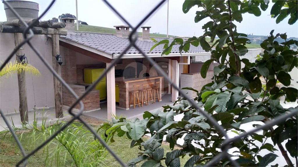 Chácara em Área Rural de Piracaia, com casa principal + 4 kitnets alugadas, excelente localização