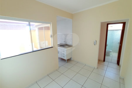 Investimento Certeiro na Gleba 1: Apartamento 1 DormItório, Quintal e Localização que Aluga Fácil