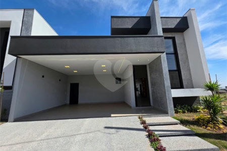 Casa térrea 3 dormitórios 1 suíte Residencial Villeneuve.