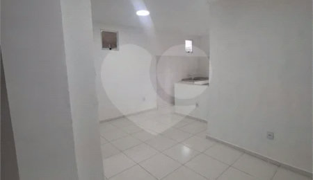 Apartamento para alugar com 1 quarto em Santíssimo, Rio de Janeiro, RJ