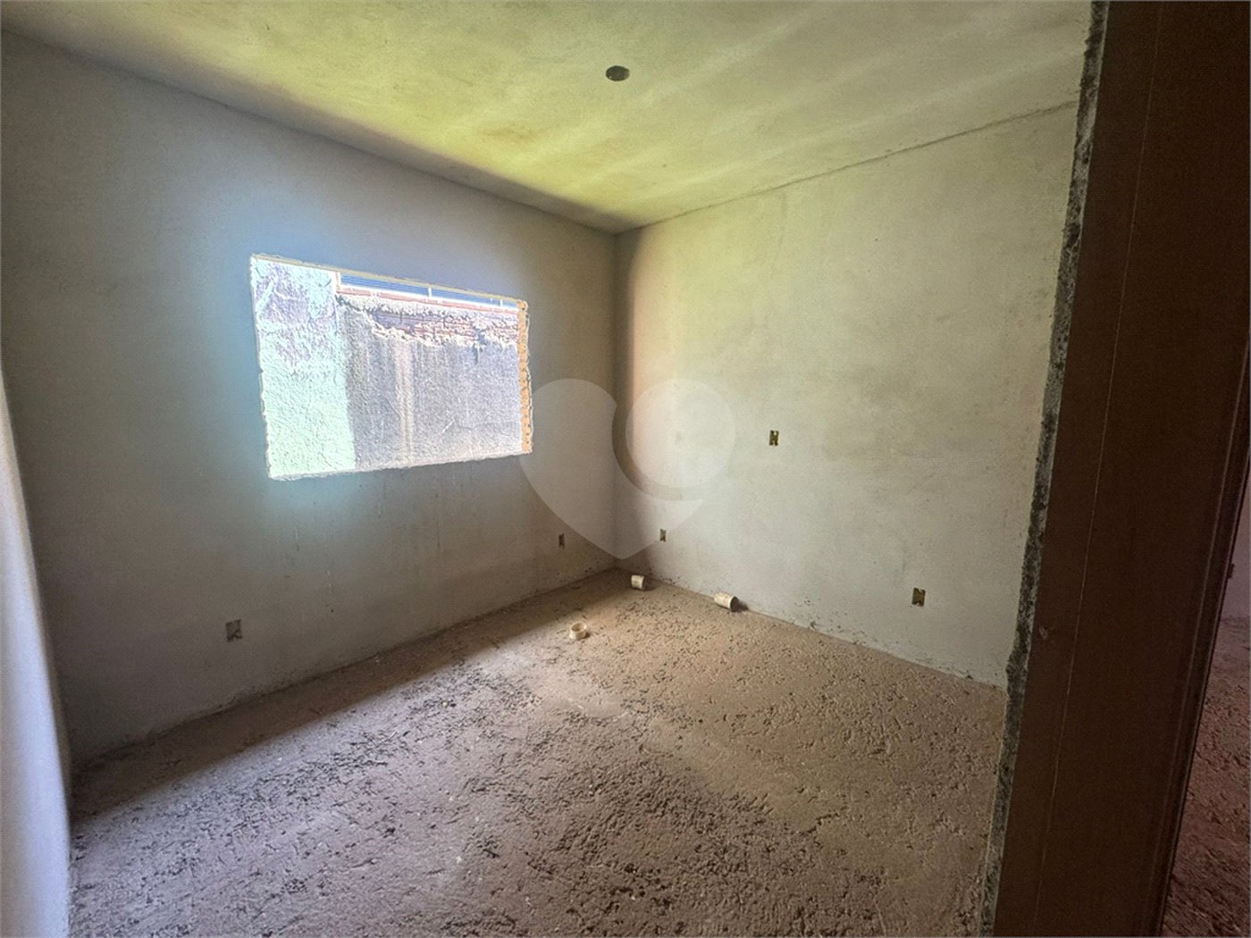 Casa á venda com 03 dormitórios, no residencial Itamarati em São Carlos.