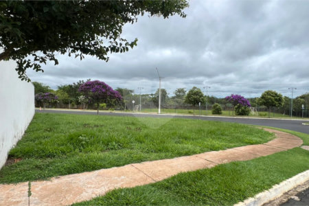 Lote de esquina à venda no Condomínio Faixa Azul