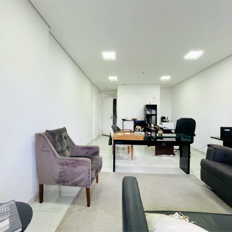 Sala Comercial Exclusiva no Mondial Office com 31 m², Varanda e Ar-Condicionado ao Lado do Shopping Metrópole!