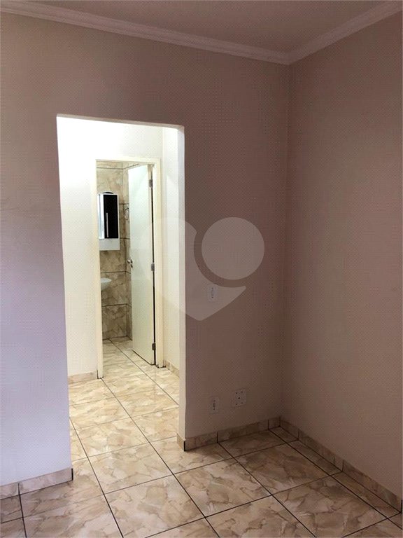 Casa térrea no Condomínio Moradas II .
