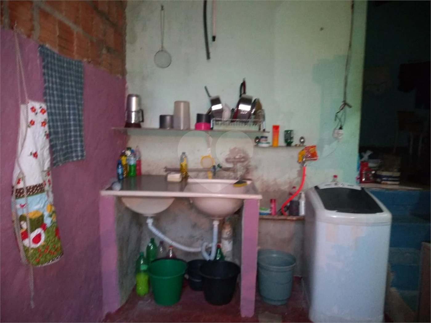 Casa térrea no Antenor Garcia.