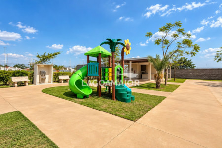 Casa à venda com 3 quartos, sendo 1 suíte, no condomínio Terra Ville, Três Lagoas - MS
