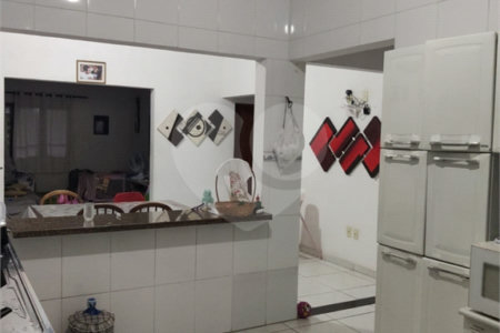 Sobrado à venda com 290m² na região central de Bom Jesus dos Perdões – SP